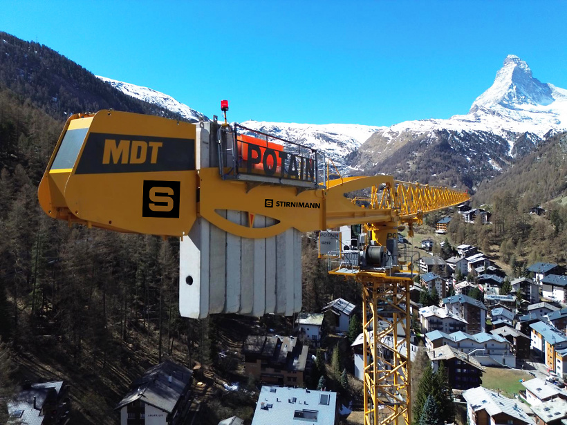 Autre projet &agrave; Zermatt: montage de la POTAIN MDT 319