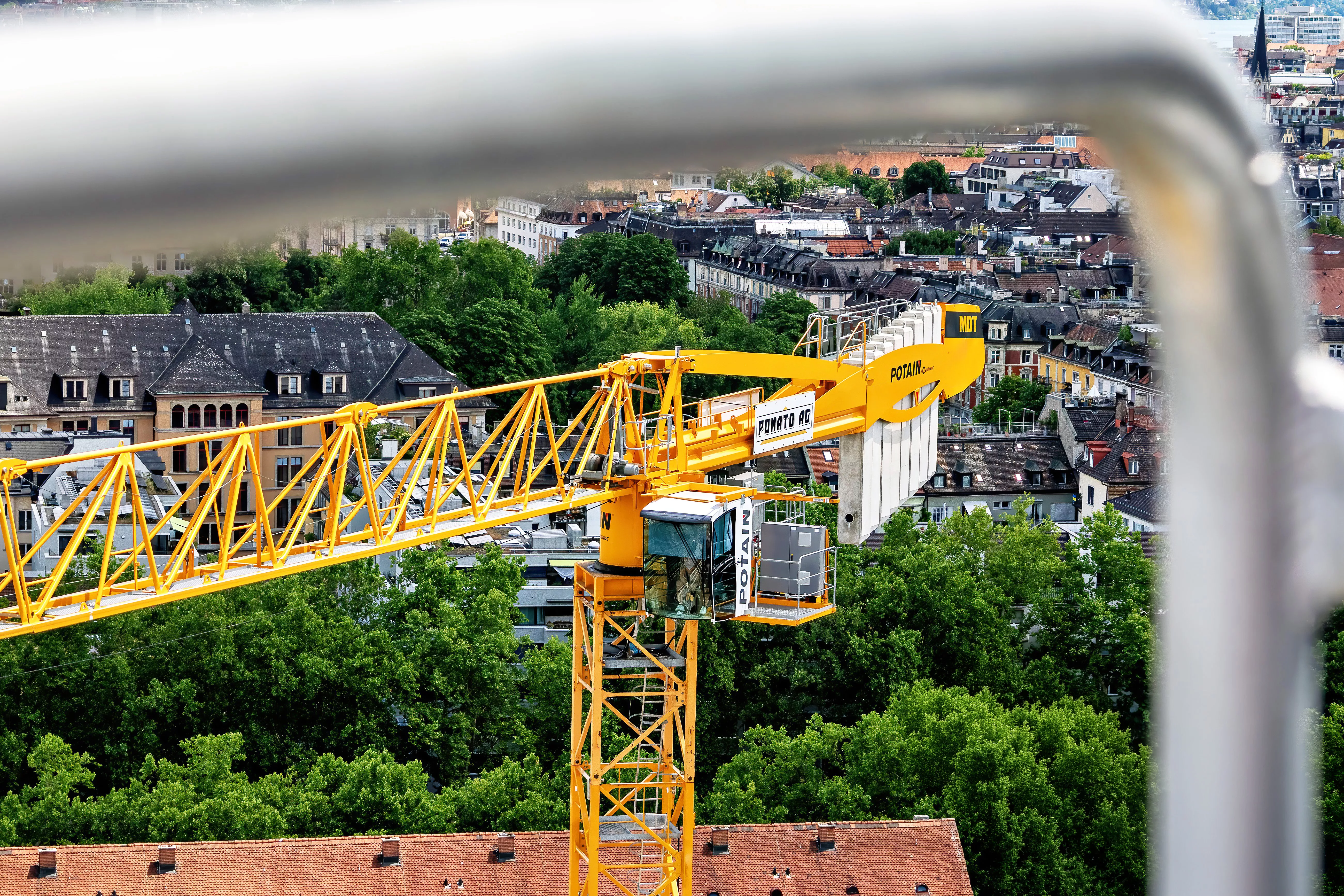 260703 Potain Ernastrasse ZRH 047 Retusche
