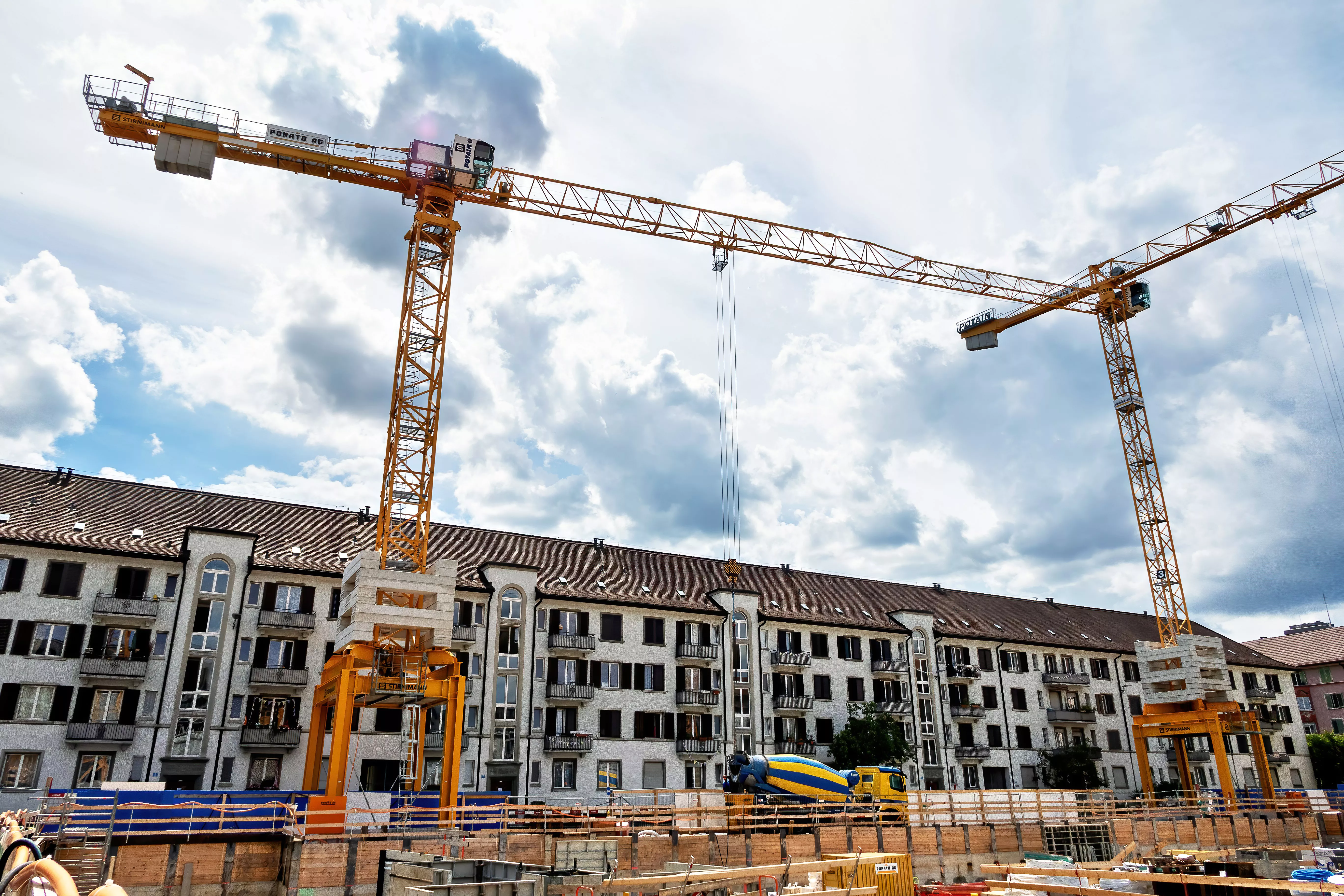 260703 Potain Ernastrasse ZRH 109 Retusche