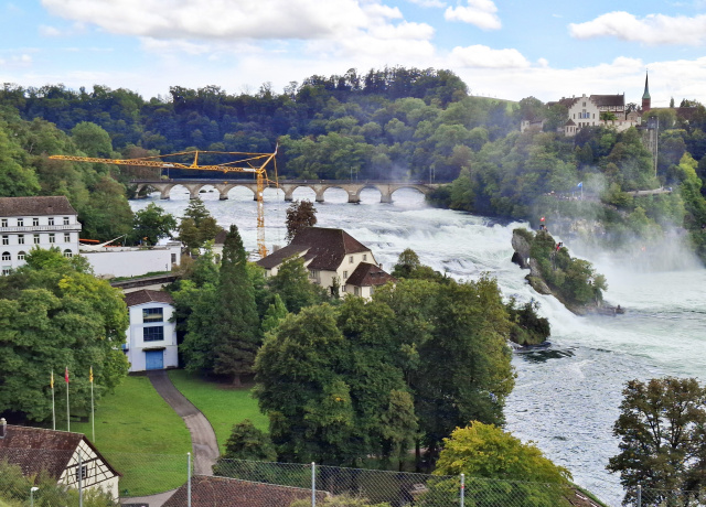 L'Igo T85A près des chutes du Rhin à Neuhausen