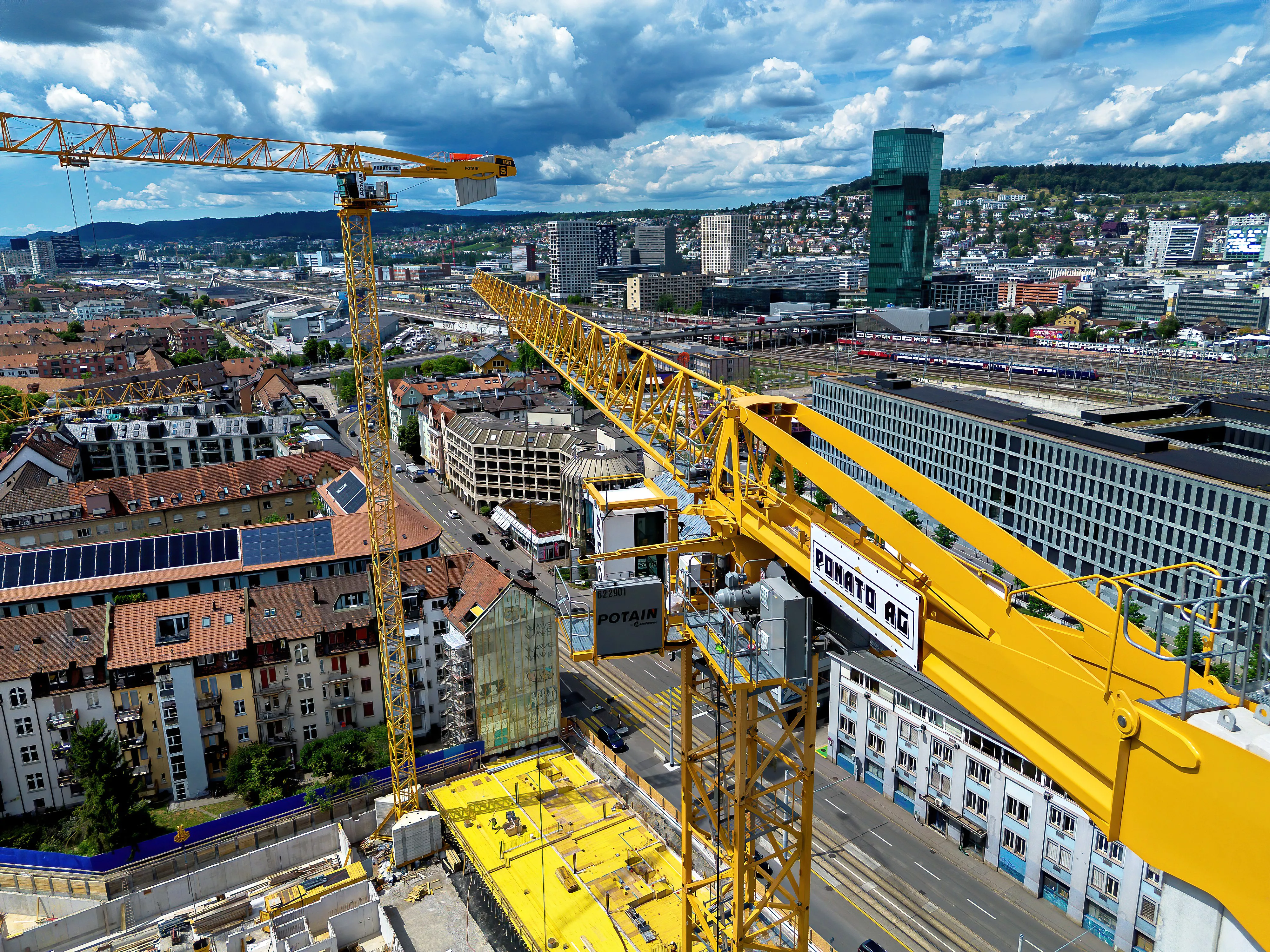 260703 Potain Ernastrasse ZRH 157 Retusche